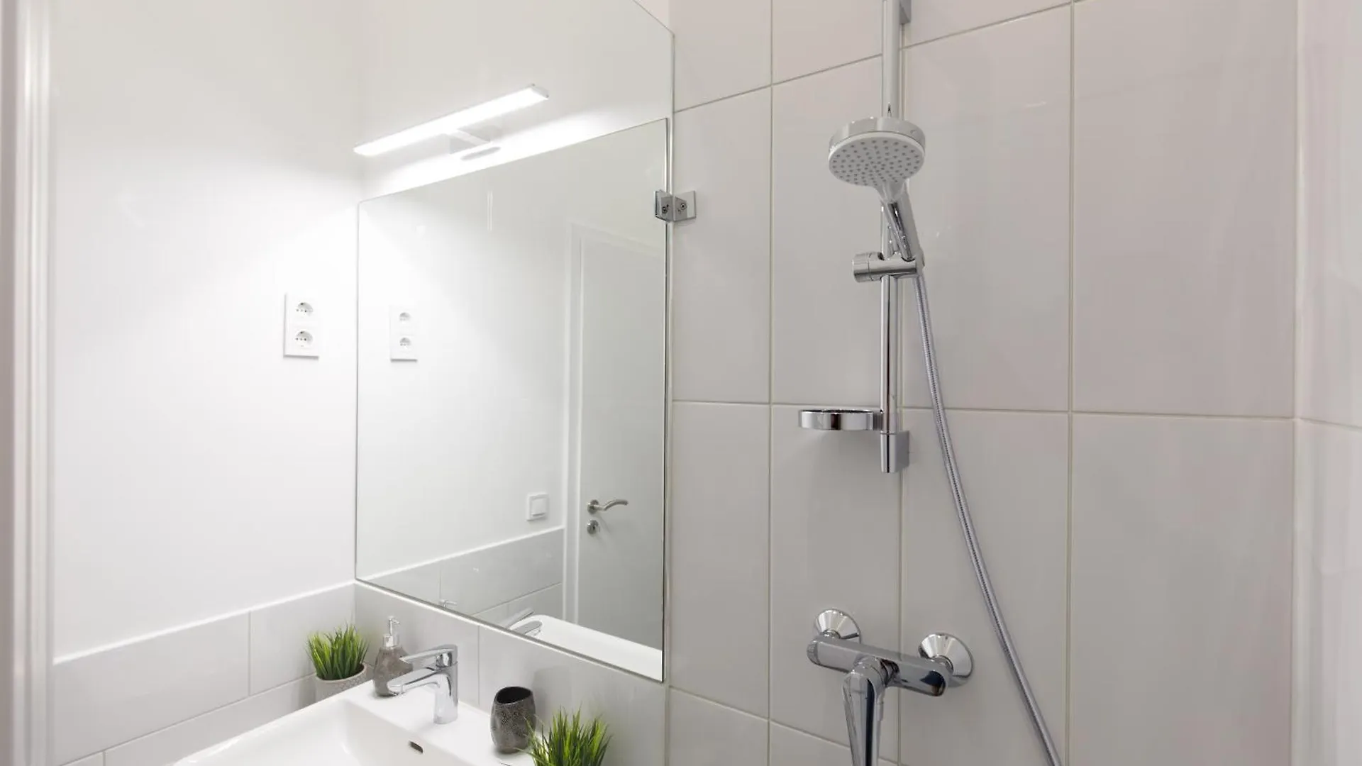 Central City Apt In The Jewish Quarter With Free Parking Budapest 0*,  Hungary